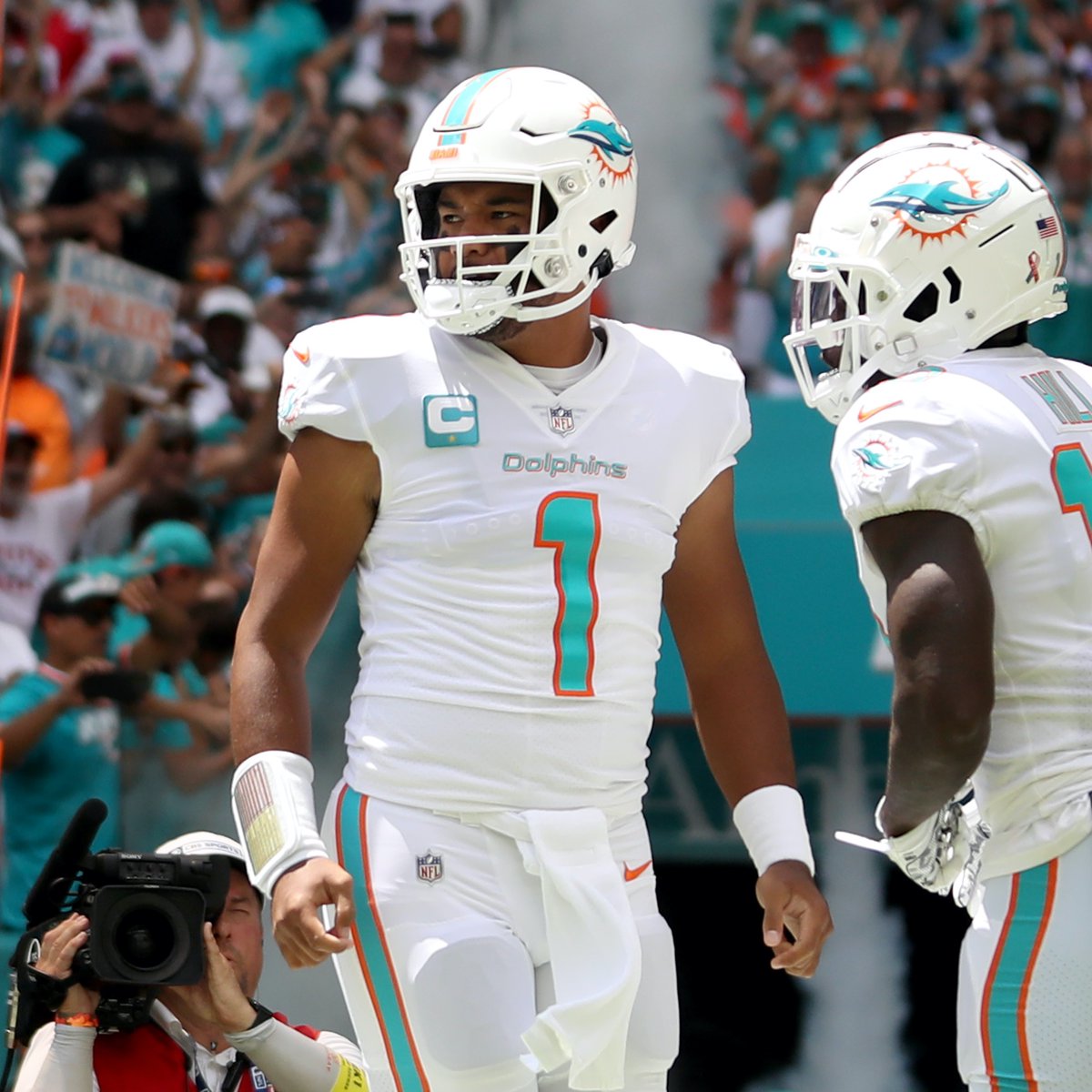 NFLonCBS's tweet photo. Best win pct since Week 11 last season
(min. 3 starts)

Tom Brady                 .889 (8-1)
Tua Tagovailoa          .875 (7-1)
Patrick Mahomes     .875 (7-1) https://t.co/vKkaRrWGsL