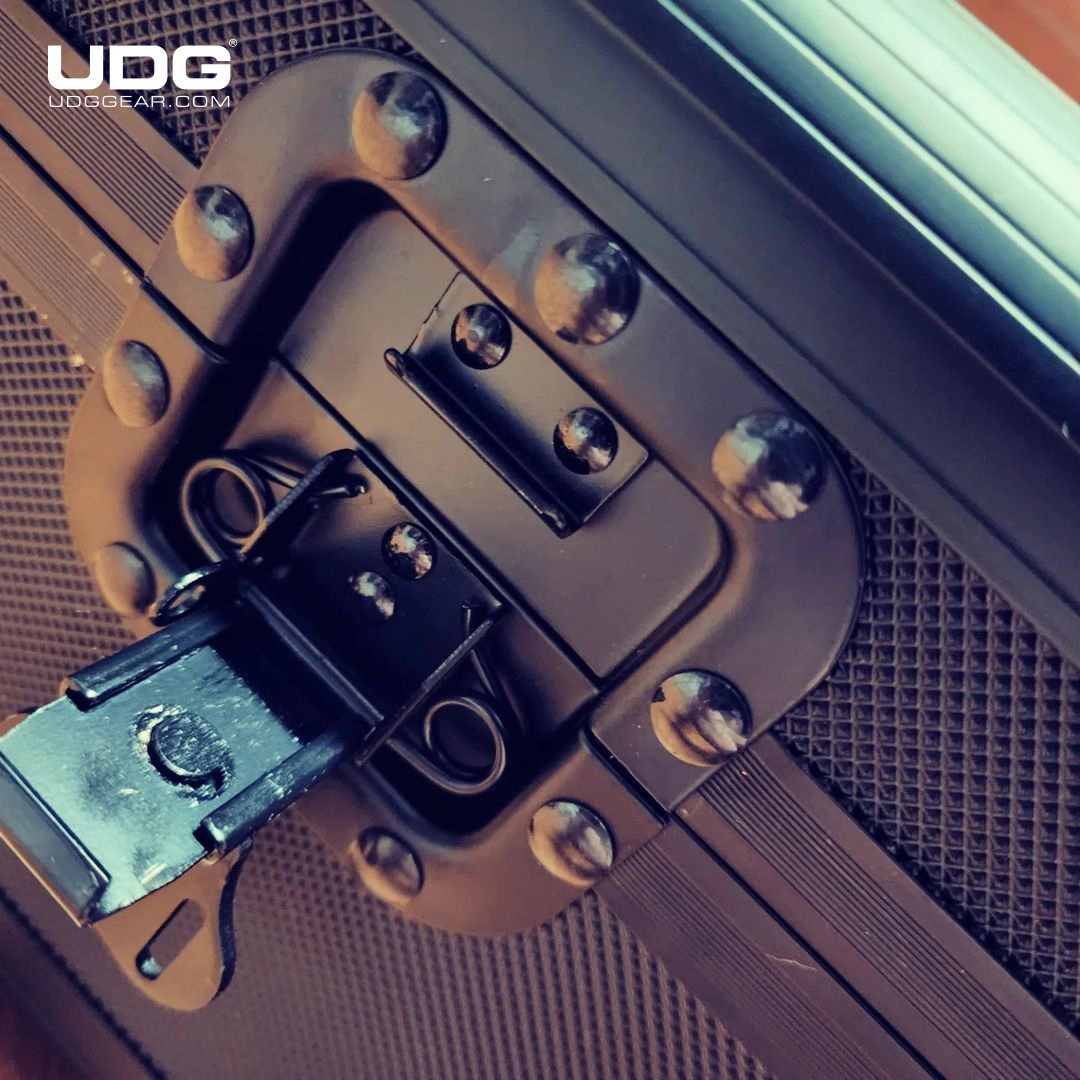 udggearcom's tweet photo. Thank you @x_x_morris for your purchase of The UDG Ultimate Pick Foam Flight Case Multi Format L Black 

#UDG #UDGGEAR #Deejay #Producer #DJLIFE #UDGonTheRoad #DJonTour #UDGreGram #djcase #djequipment #pickfoam #pioneerdj #ddj400 #serato #traktordj #rekordbox https://t.co/Vk3aB4YN3R