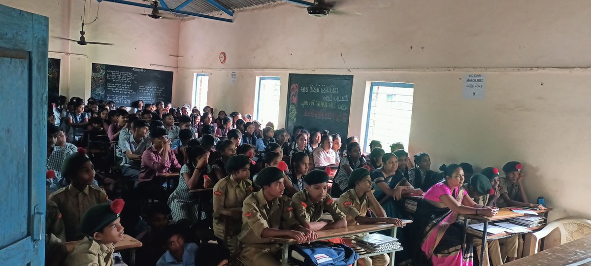NCC_Dte_Gujarat's tweet photo. ३५० कैडेट और ए एन ओ,  २० गुजरात बटालियन एन सी सी द्वारा  #हिन्दीदिवस कॉलेज परिसर मे मनाया गया और यूनिट के कार्यक्रमों मे भाषण प्रतियोगिता, निबंध लेखन प्रतियोगिता, और शिक्षा संस्थाओ में कविता अयोजन किया गया
@DefencePRO_Guj
@HQ_DG_NCC
@drajaykumar_ias
@GovernorofGuj
@CMOGuj https://t.co/M8uiRizai6