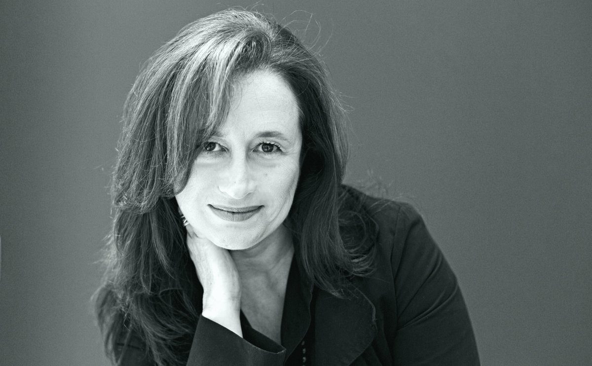 teatrenacional's tweet photo. 🎙️ Participa al col·loqui #postfunció de #LaCeguesaTNC.
👉 Amb Elisenda Roca, periodista, escriptora i directora teatral, i els membres de la companyia.
📆 Divendres 30/09 després de la funció.
📍 A la Sala Gran.
🔗 https://t.co/nCczgPmGaW https://t.co/NRixrB6WuL