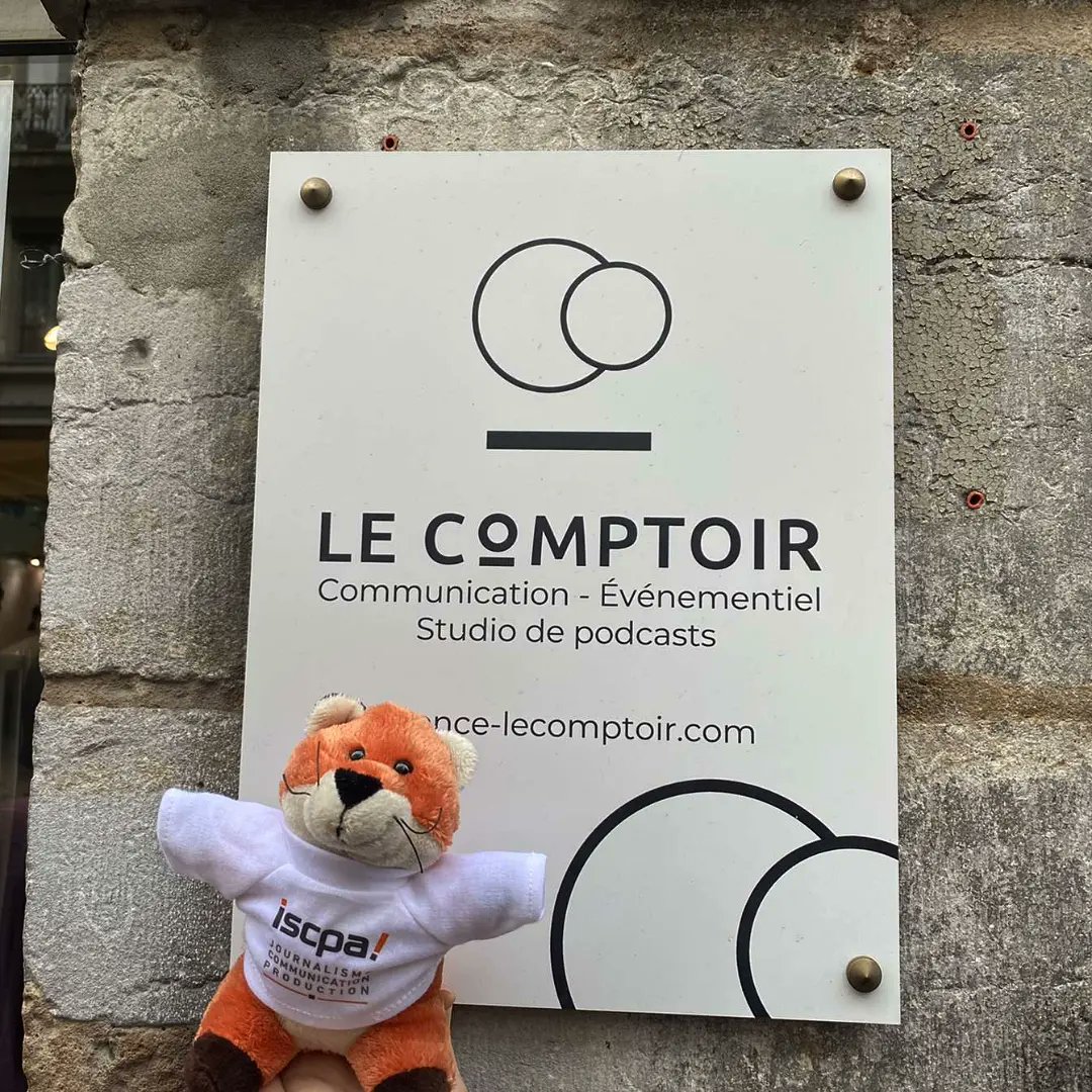 Corentin_Lcs44's tweet photo. [TOUR E-MEDIA]🦊

Visite des locaux de la jeune agence lyonnaise de communication "Le Comptoir".
Merci aux cofondateurs @EmilieMercader et @ArthurAguilera pour cet échange très intéressant !

@iscpalyon #journalisme #communication #tourEmedia #teamiscpa #rookie #G4 https://t.co/DaUBMwFNTN