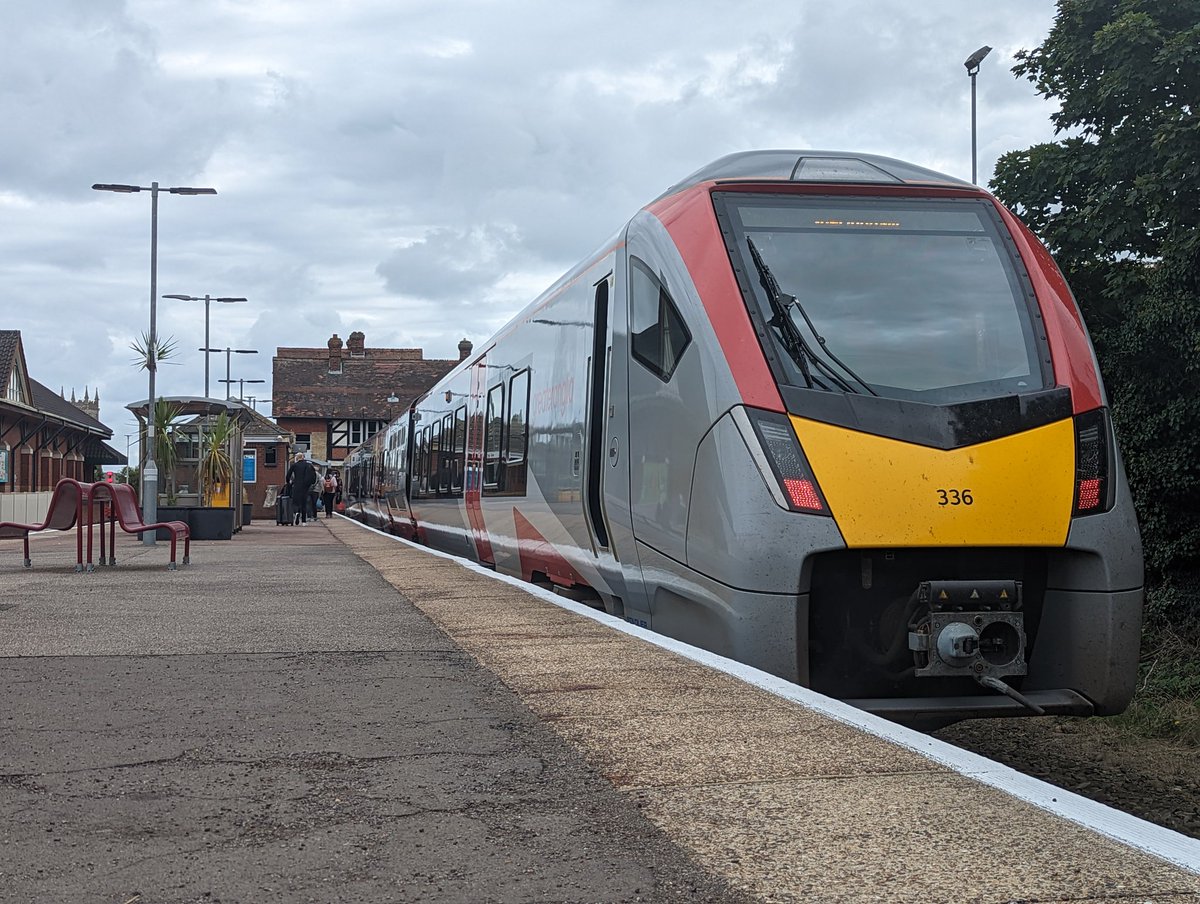 DownOnTheStour's tweet photo. Sheringham Line ✅

Finally made the push to do the Bittern line to get all the Branch lines out of Norwich done 💪

#DispatchersOfTwitter #Railwayphotography #trainphotography #railwaytwitter #class755 #stadler #bitternline https://t.co/kE56nfVGnx