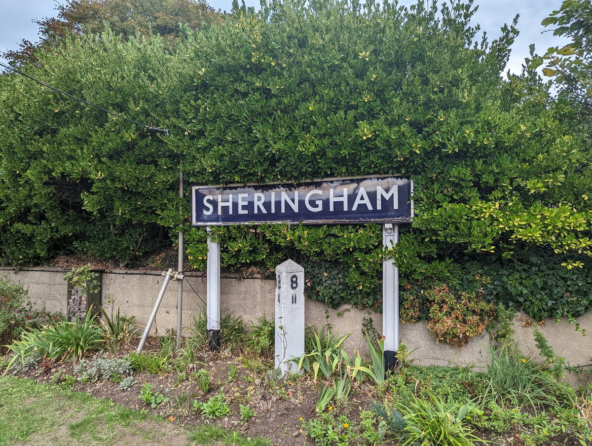 DownOnTheStour's tweet photo. Sheringham Line ✅

Finally made the push to do the Bittern line to get all the Branch lines out of Norwich done 💪

#DispatchersOfTwitter #Railwayphotography #trainphotography #railwaytwitter #class755 #stadler #bitternline https://t.co/kE56nfVGnx