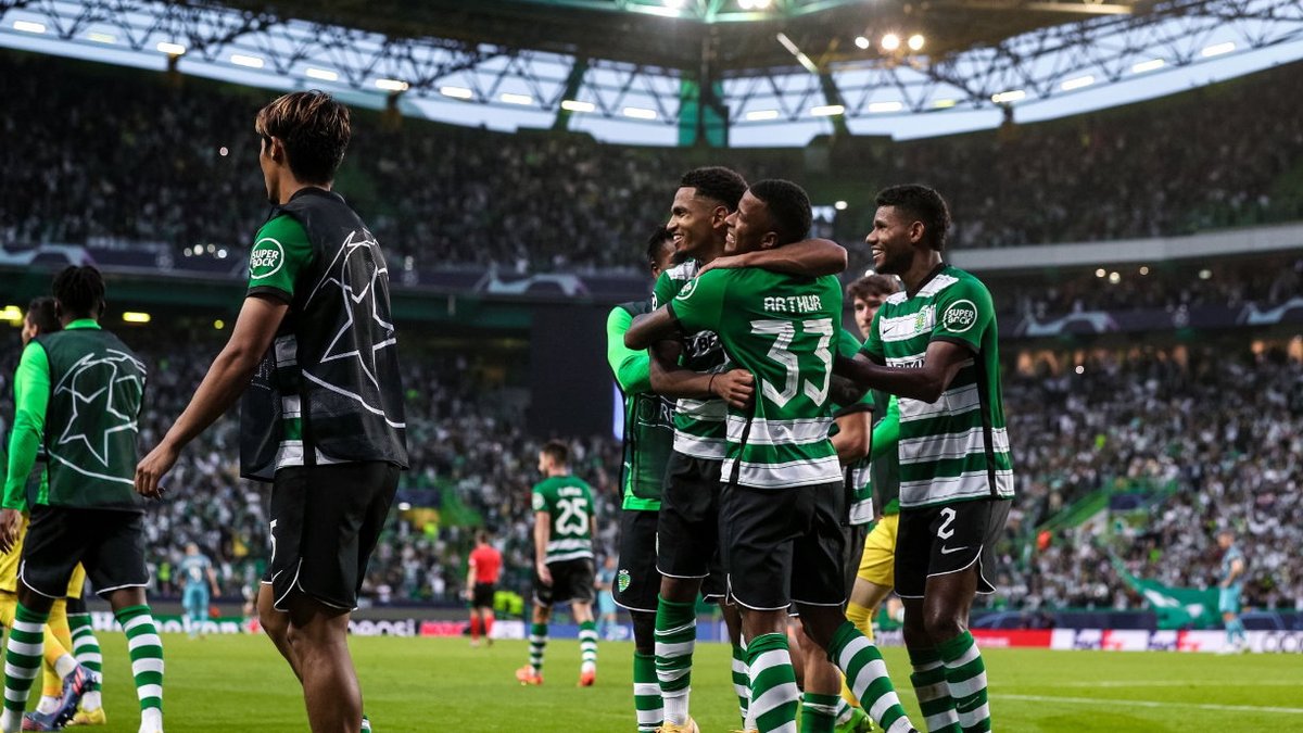leoninopt's tweet photo. 🦁 Arthur Gomes quase provocou um enfarte ao irmão 🦁

⚽ Recente contratação do Sporting marcou na Champions e levou Caio Gomes ao delírio ⚽ 👉 https://t.co/mzJ3UHCyM8

#FutebolSCP #SportingCP #SCPTOT #UCL https://t.co/P83Fgastv8
