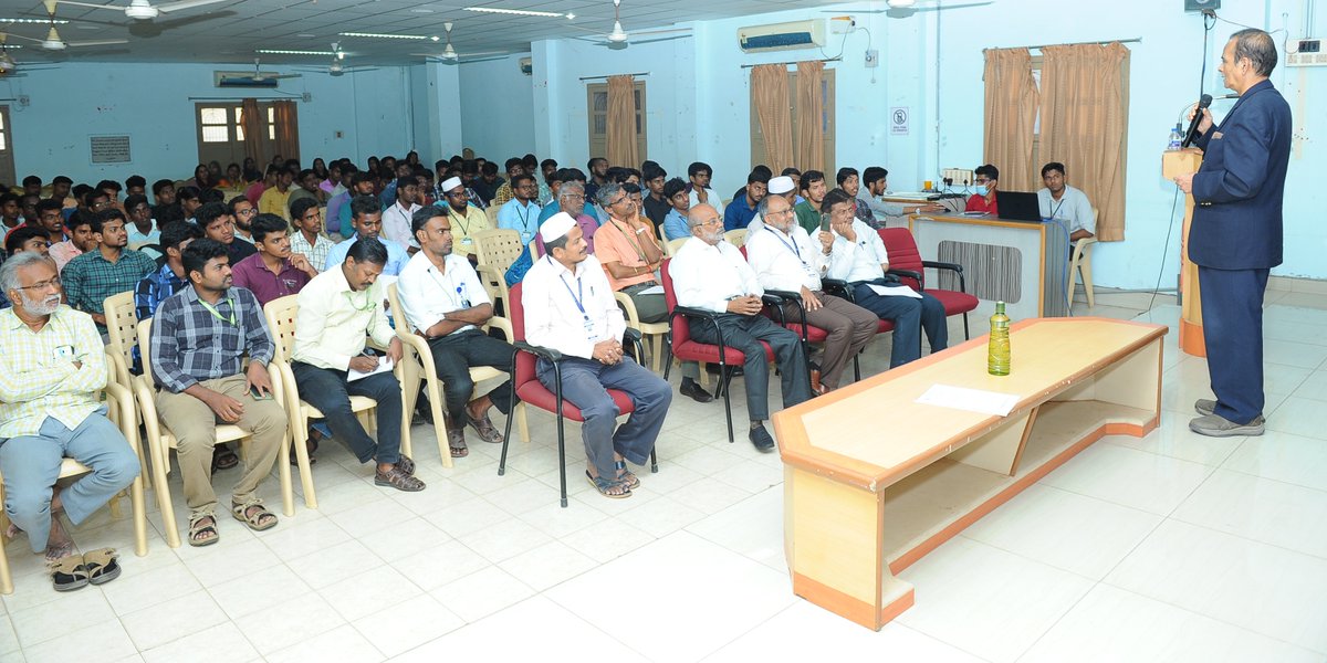 JamalCollege's tweet photo. Mathematics Association - Special Lecture under DBT Star College Scheme on 15-09-2022
#jmc #trichy #jmctrichy #maths  #jmcmaths #mathsassociation #jmcmathsassociation https://t.co/Poa7QHw4fU