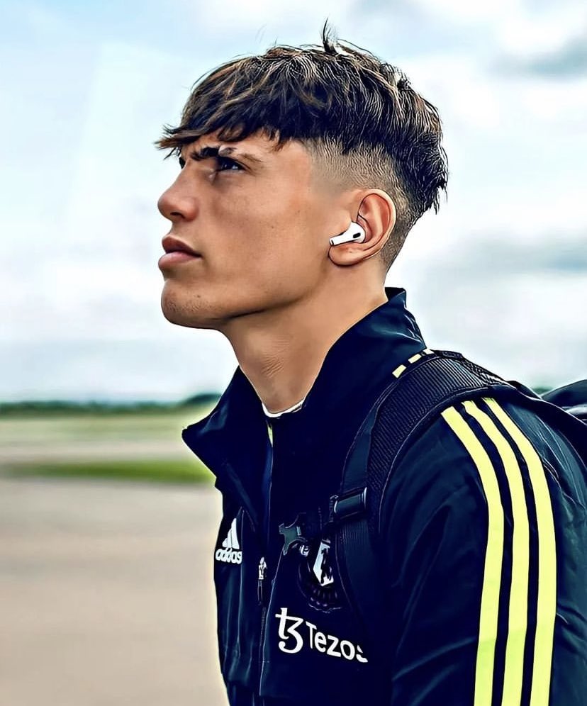 Garnacho_7's tweet photo. Alejandro Garnacho is Training with Manchester United to Moldova for their next UEL fixture, against Sheriff. https://t.co/W9yWNVMBek