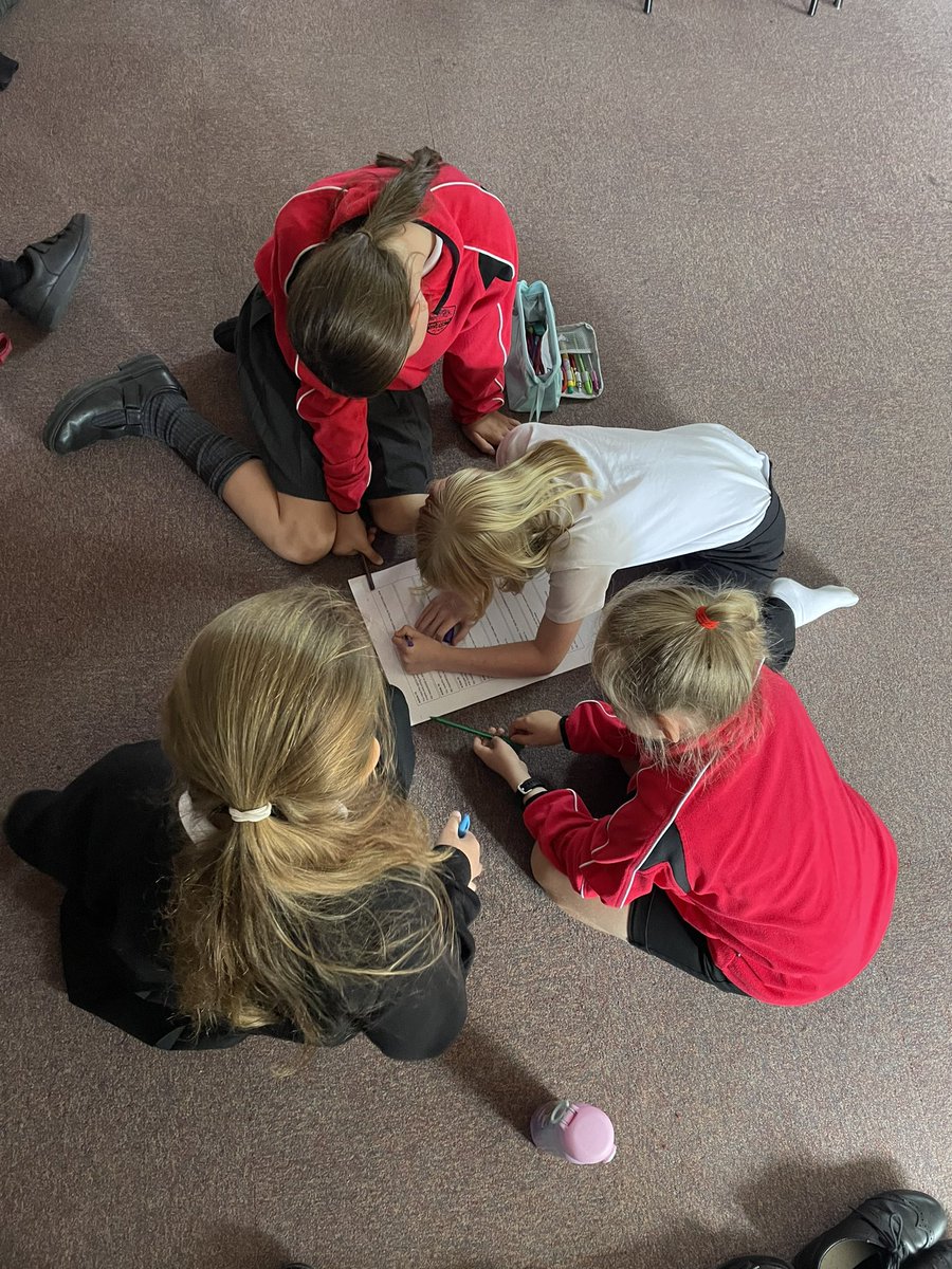 Some very inspirational discussions taking place with Year 5/6 today about the rights of children around the world 🌎 #compassion #UNCRC #TeamEdgewood