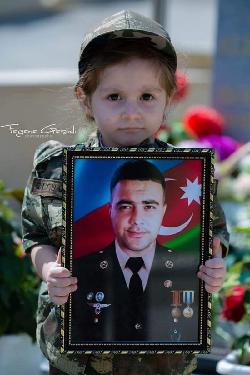 AdibaQuliyeva's tweet photo. Məsum baxışlarına qurban olaram, gözəl bala. Acımasız həyatın ilk zərbəsinə tuş gəldin 
#StopArmenianAggression 
#StopArmenianTerror 
#KarabakhisAzerbaijan 
#ArmenianTerror https://t.co/n0JcwQVoDB