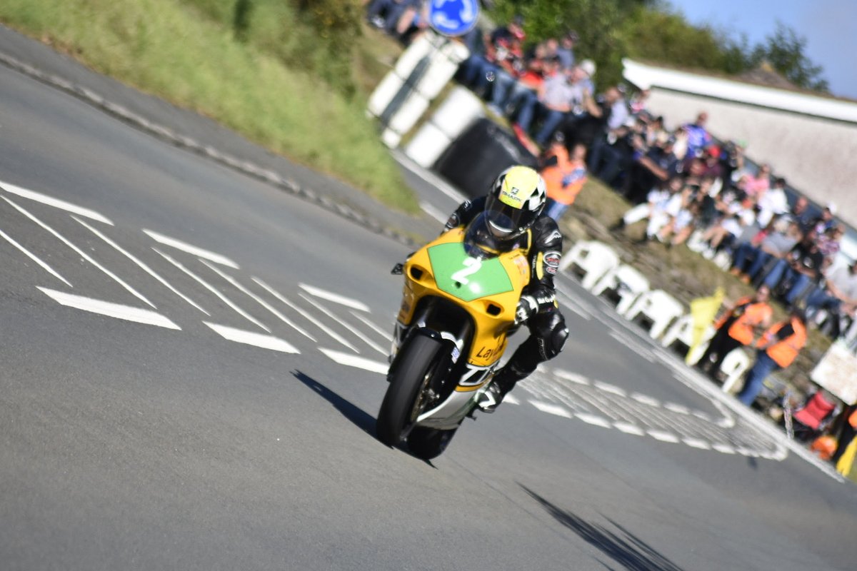 MP94Tom's tweet photo. 250 racing around the mountain course 👌⁦@Phil_Harvey26⁩  ⁦@TeamILR⁩ ⁦@DomHerbertson⁩ @ttracesofficial⁩ ⁦@ManxGrandPrix⁩ https://t.co/FfoJJA854z