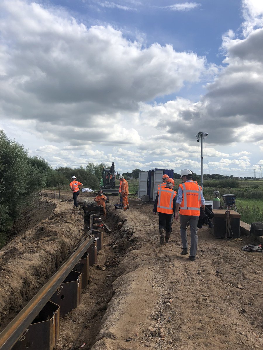 PeterSmitAGV's tweet photo. Hoogwaterbeschermingswerk, restauratie rijksmonument op een emissieloze bouwplaats #Stenendijk in Hasselt. Gisteren bezoek met de UvW-Commissie Waterveiligheid.
Goed samenzijn tijdens 2-daagse met de formele CWK-vergadering, praattafels, elkaar ontmoeten en begrijpen: #AanDeSlag! https://t.co/9nt6LV5Urh