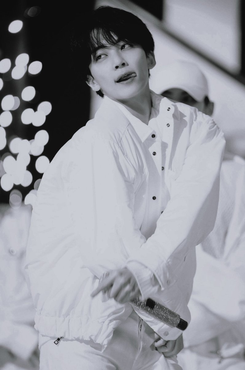 EXCUSE ME SIR <a href="/pledis_17/">세븐틴(SEVENTEEN)</a>