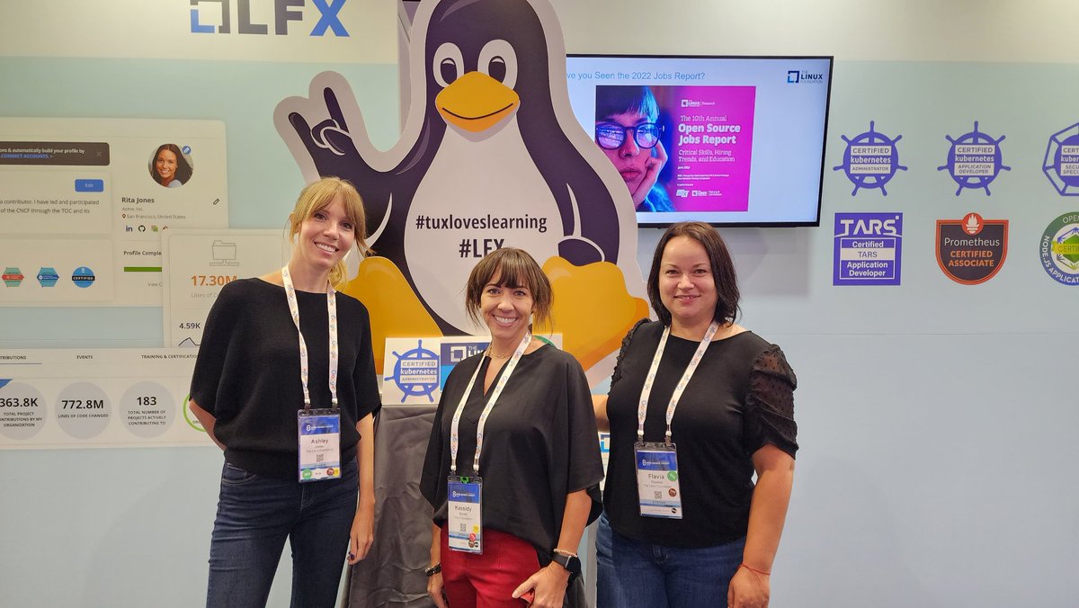 FlaviaCioanca's tweet photo. On the ground with Tux and @LF_Training at #OSSummit! Retweet and help Tux go viral for a chance to win a free course or certification. #learnlinux #tuxloveslearning #lfx https://t.co/I1KohF4FfF https://t.co/gDJ6YZx986