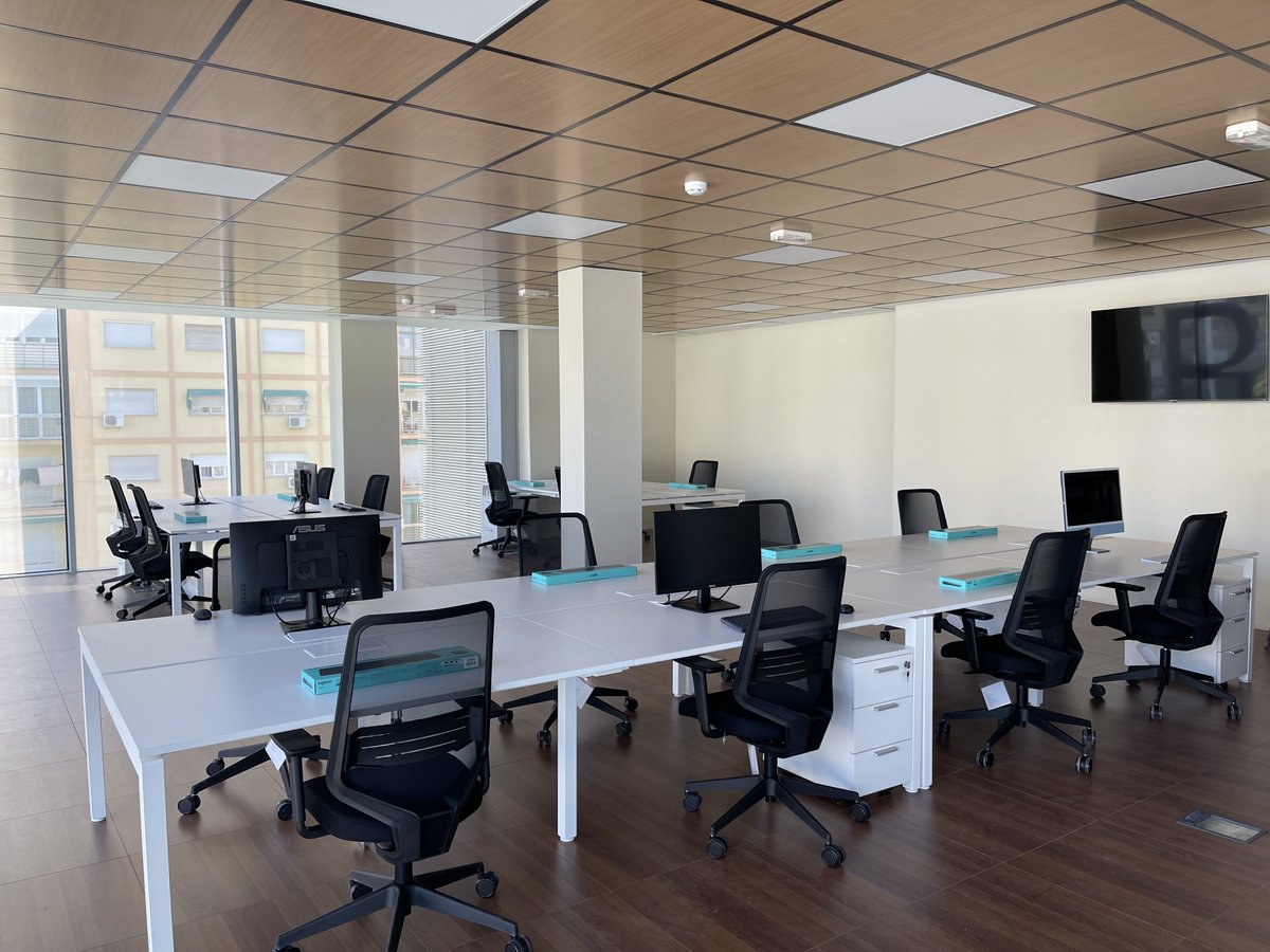 Digital Business Hub Granada ofrece alojamiento gratuito durante un máximo de 6 meses, a empresas o emprendedores que inicien procesos de transformación digital. 

▪ Ya puedes presentar tu solicitud.

Más info: 👇

🌐 ow.ly/KcXY50KJXFA

#digitalbusiness  #granada #pymes