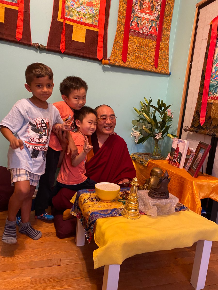 PowerofMindBook's tweet photo. Rinpoche’s book tour continues. The next handful of events are in #California -Check https://t.co/q3wxTBZlrW for all the details. Image: Rinpoche in #NewYork this week with some young friends who asked if they could hug him. #khentrulrinpoche#khentrullodrothaye #powerofmindbook https://t.co/0CwgiTSUe6