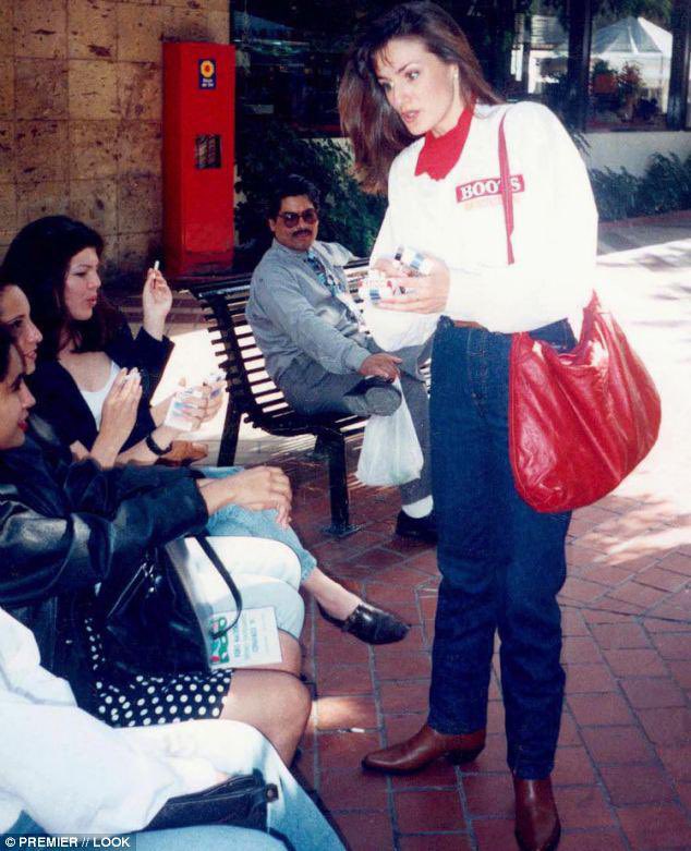 Casa__Real's tweet photo. Feliz 50 aniversario a nuestra reina. Una mujer dinámica, trabajadora, versátil con mundo y cercana al pueblo.
🇪🇸🎉👸🏻👩🏻‍💻👷🏻‍♀️🎉🇪🇸 https://t.co/Te7IV9wWXd