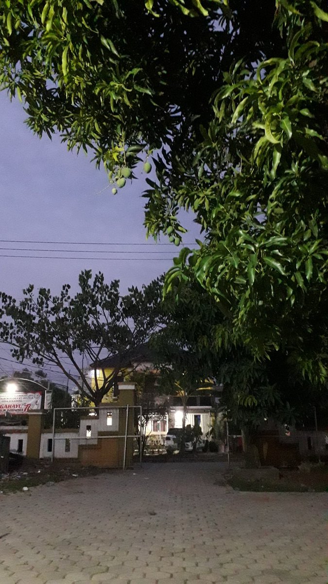 jioooonj's tweet photo. siapa yang cita citanya pulang malem tiap hari https://t.co/uoS3L9PXHu