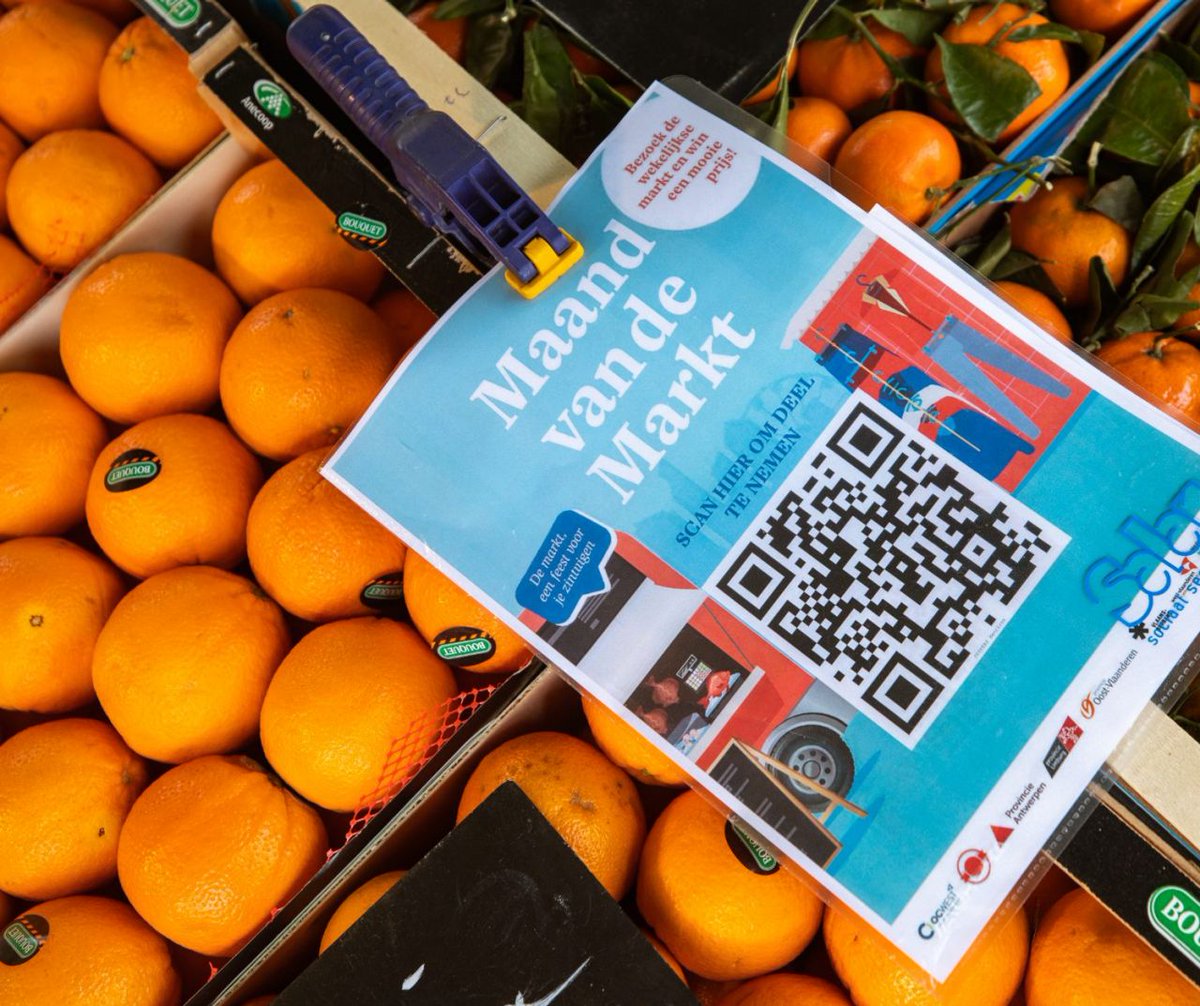 ChrisBrouwers1's tweet photo. De bezoeker van de lokale #markt is hondstrouw. Dat leren we uit onderzoek @vanhoofsenne van de dienst #detailhandel @prov_antwerpen. En we kopen vooral groenten &amp; fruit. Iedereen welkom op de studiedag #MarktvandeToekomst op 23 september. Inschrijven via https://t.co/ighVHMi0bv https://t.co/hYMtee7f9F