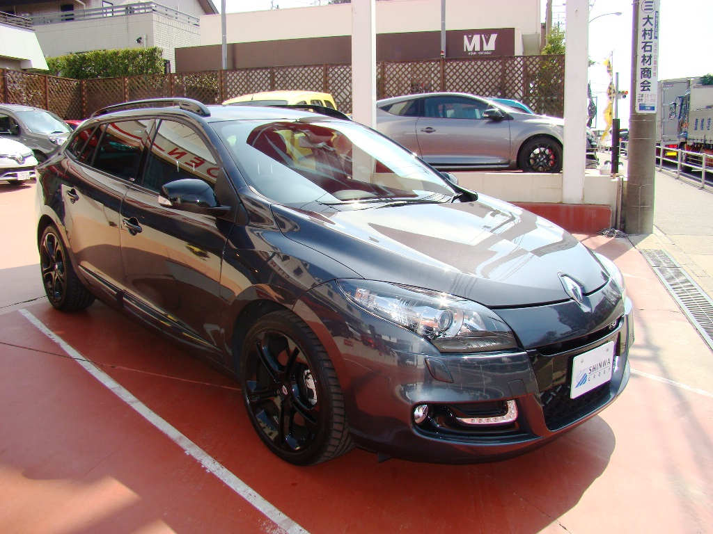renault_okazaki's tweet photo. @PTF_MEGANE ちなみに2014年1月当時の新車価格は3,190,000円(5%税込)でした！ https://t.co/fmmRDGDdoK