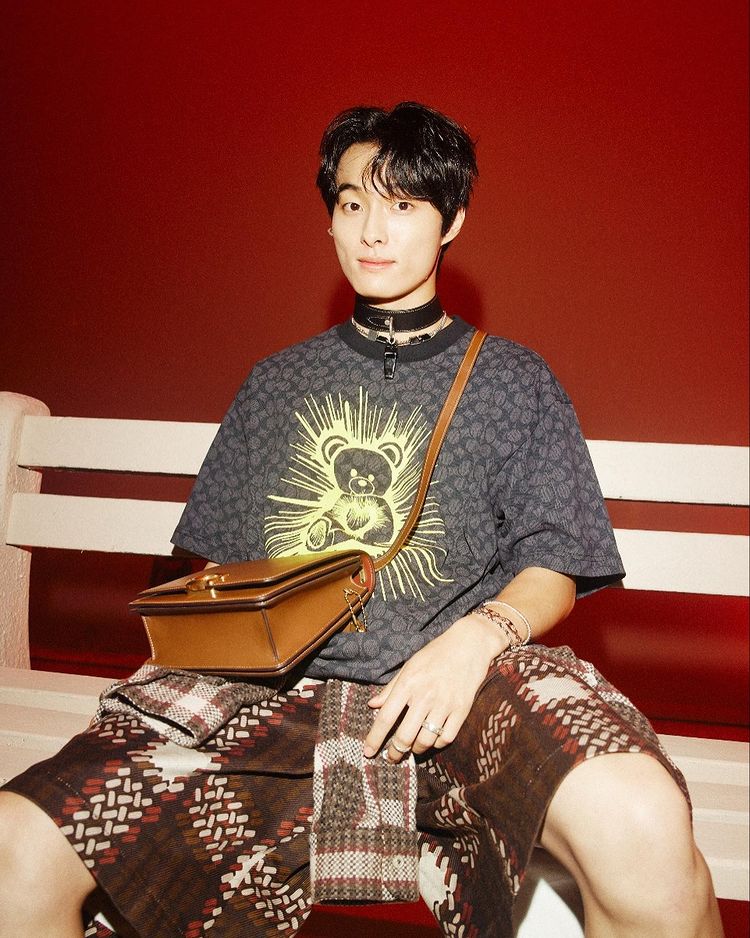 girlseayou's tweet photo. [220915] Chanyoung Instagram update 
'I went to the @Coach New York fashion show!🧸🧸'

🔗https://t.co/lrUrtXMQwq

#CoachNY #CoachxChanyoung #CoachSpring23 #CoachSS23 #NewYorkFashionWeek #NYFW #CoachFamily #NYFW2023 #YoonChanYoung #Chanyoung #윤찬영 #尹灿荣 https://t.co/HoY6Ad4LPE