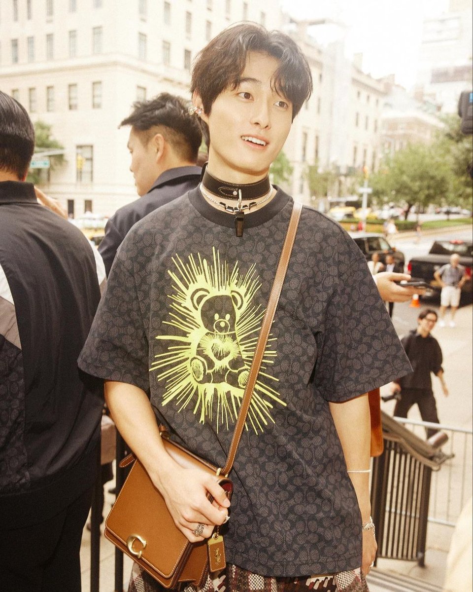girlseayou's tweet photo. [220915] Chanyoung Instagram update 
'I went to the @Coach New York fashion show!🧸🧸'

🔗https://t.co/lrUrtXMQwq

#CoachNY #CoachxChanyoung #CoachSpring23 #CoachSS23 #NewYorkFashionWeek #NYFW #CoachFamily #NYFW2023 #YoonChanYoung #Chanyoung #윤찬영 #尹灿荣 https://t.co/HoY6Ad4LPE