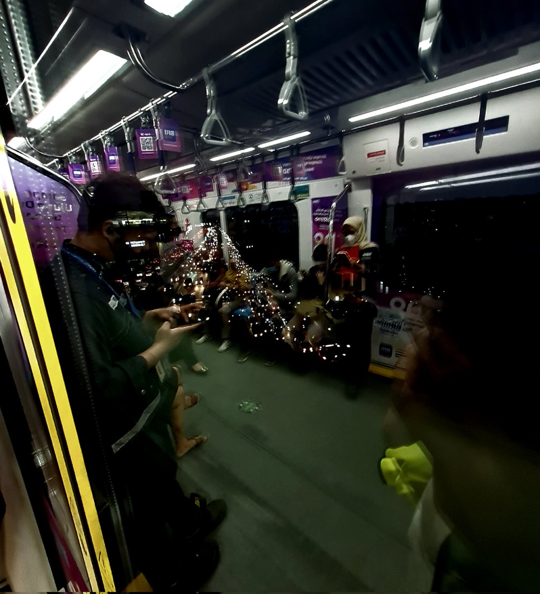 amrimy's tweet photo. Good evening peak hour. https://t.co/GGxhTyY7R6