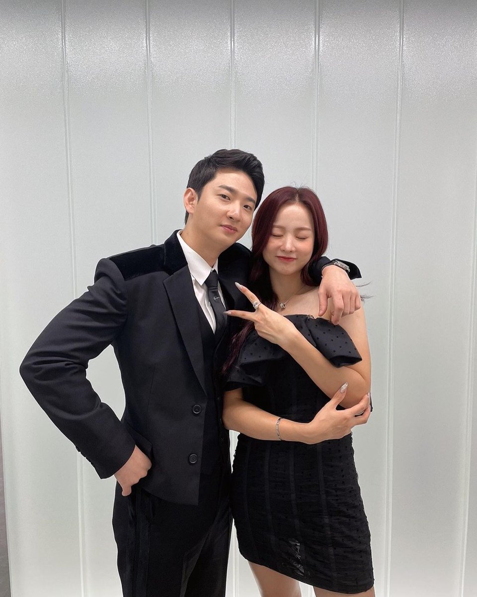 exidglobal_'s tweet photo. [220915] Solji and Juseung will be on #SBS #DNAsinger #FantasticFamily 
🔥King of Kings🔥 Tonight at 9PM (KST) 

#EXID #이엑스아이디 #Solji #솔지 
@EXIDofficial @Solji__Official https://t.co/WrIrghwRTZ