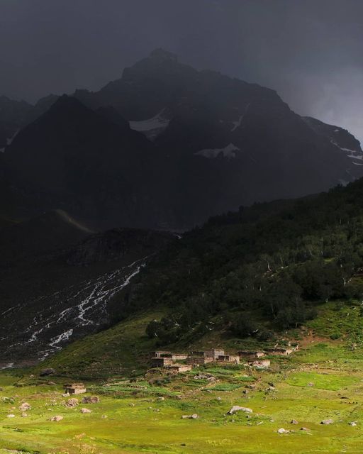 DiscoverpakTv's tweet photo. Shounter Valley, Neelam, AJK
Photo Credits: Ali Awais
#Kashmir #azadkashmir #beautifulvalley #beautifulpakistan #visitpakistan #DiscoverPakistan https://t.co/2Wydl7stUZ