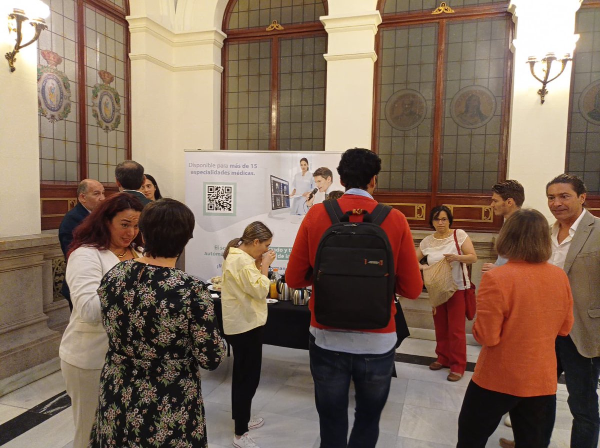Terminamos el evento compartiendo un rato de networking con los medios asistentes a los que agradecemos enormemente su presencia 👏🏼👏🏼 <a href="/IMMedicoHosp/">IM Médico</a> <a href="/elespanolcom/">EL ESPAÑOL</a> <a href="/RevistaHaz/">Revista Haz</a> <a href="/isanidad/">iSanidad</a> <a href="/Elmedicoint/">El Médico Interactivo</a> <a href="/65ymuchomas/">65YMÁS</a>