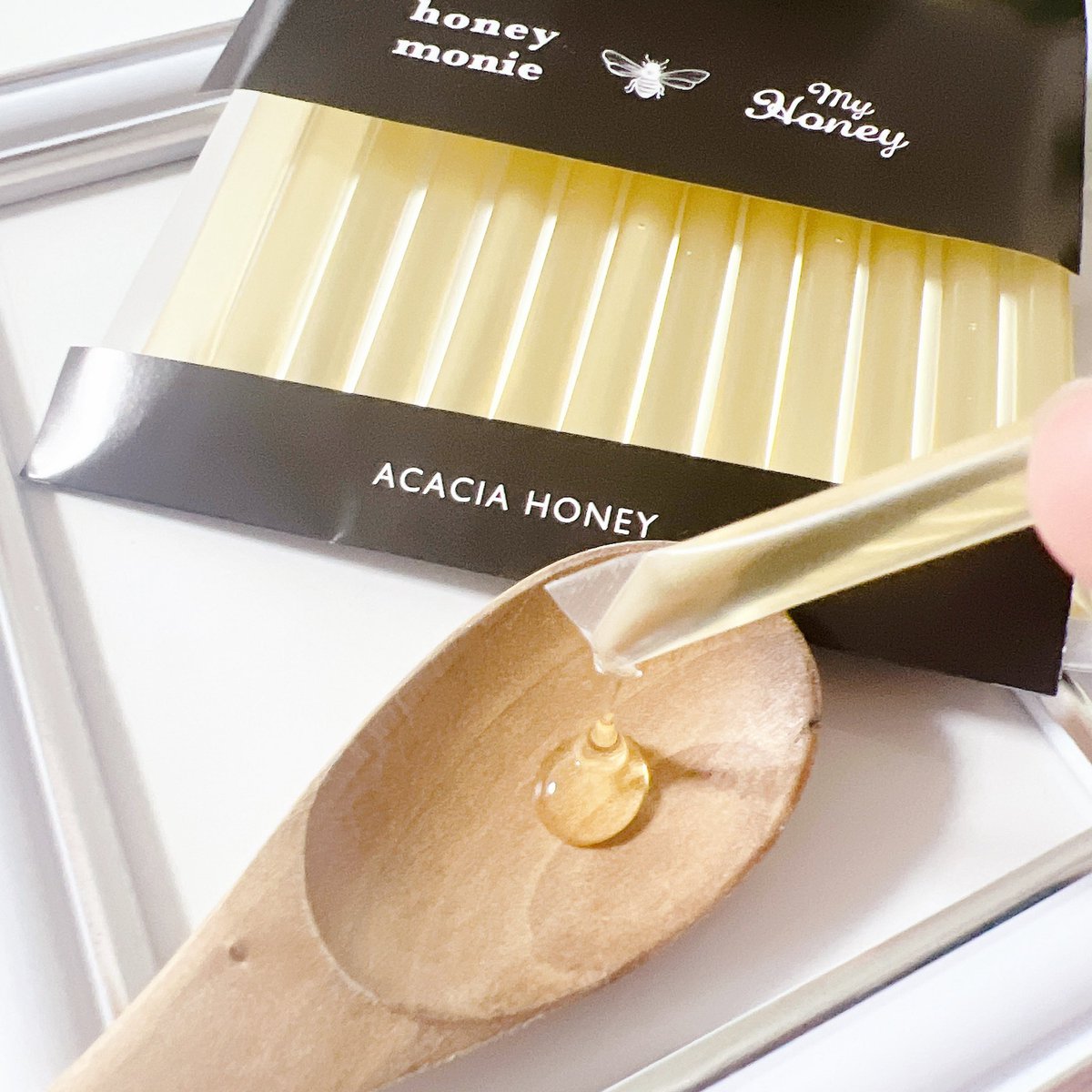 utahime_po's tweet photo. #ONPAMALL 様 @onpamall より

持ち歩ける世界一綺麗な生はちみつ🐝
〖honey monie ACACIA HONEY〗
を頂きました🍯💛

嬉しい低GI✨100%国産天然の
非加熱はちみつ💛
透明感のある綺麗な色で
舌触りもさらっと滑らか💗
はちみつそのものの優しい甘さが
とても美味しいの🥰

⏬

#うたひめHAPPY当選報告 https://t.co/rEKOU5YQ4L
