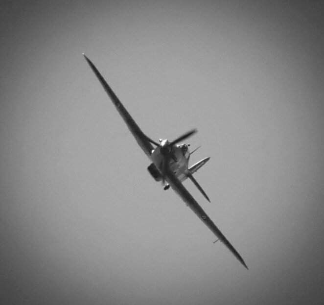 The Few, thank you.

#BattleofBritainDay #RoyalAirForce #royalnavy #fleetairarm #RoyalMarines #RAF #RN
#battleofbritain #bbmf <a href="/RAFBBMF/">RAF BBMF</a> #lestweforget