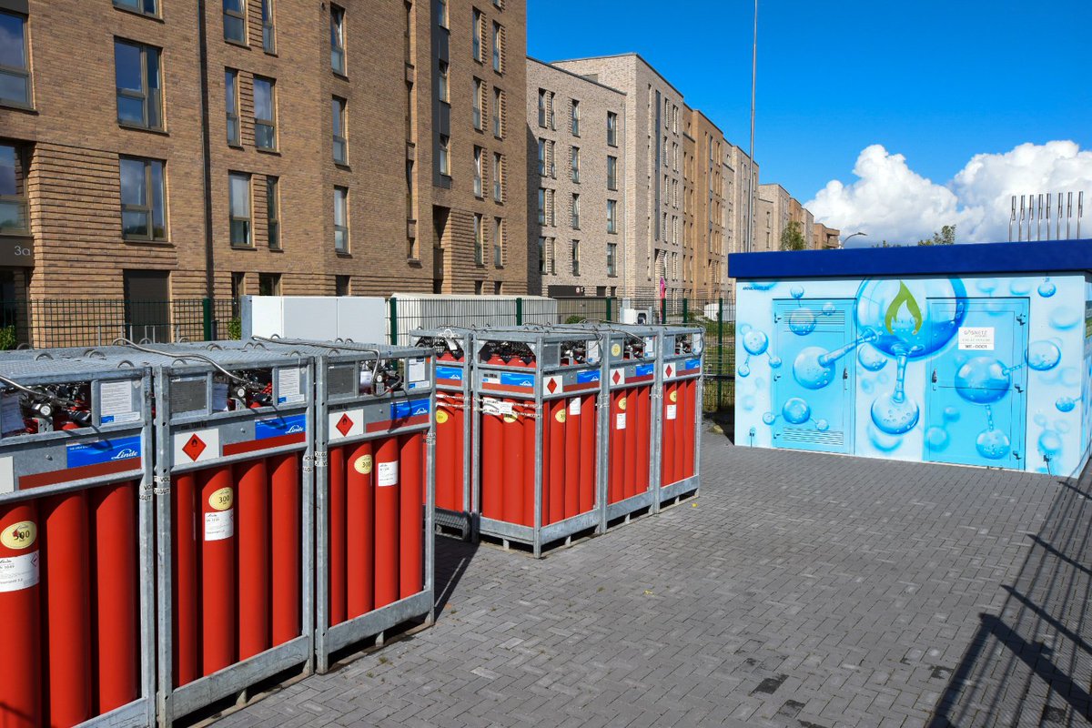 mySMARTLife_eu's tweet photo. The #MySMARTLife neighbourhood in Bergedorf is using H2 & inserting it into their CHP system. https://t.co/abYnabZwcx