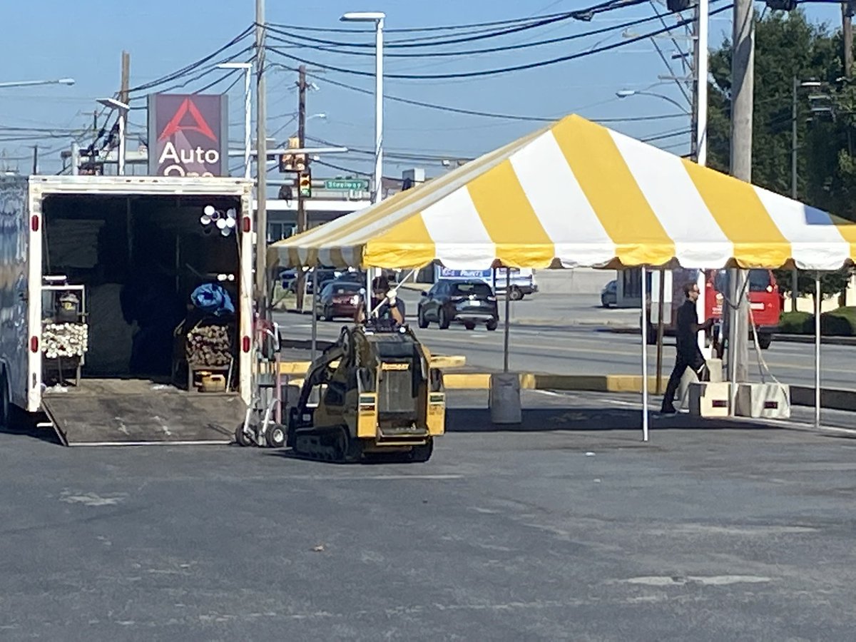 AutoOneLanc's tweet photo. It takes a lot of work setting up for a BIG event like this one! Don't miss out! Join us today, Friday &amp; Saturday to upgrade your ride! Click the link to learn more about the tent sale 🎪➡️ https://t.co/vffeW2Y1HF

See you there! 👋 https://t.co/ljX5aKheuT