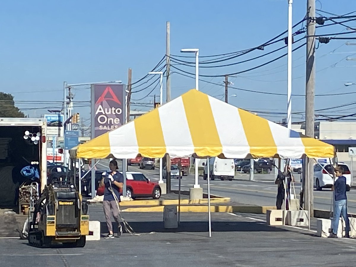 AutoOneLanc's tweet photo. It takes a lot of work setting up for a BIG event like this one! Don't miss out! Join us today, Friday &amp; Saturday to upgrade your ride! Click the link to learn more about the tent sale 🎪➡️ https://t.co/vffeW2Y1HF

See you there! 👋 https://t.co/ljX5aKheuT
