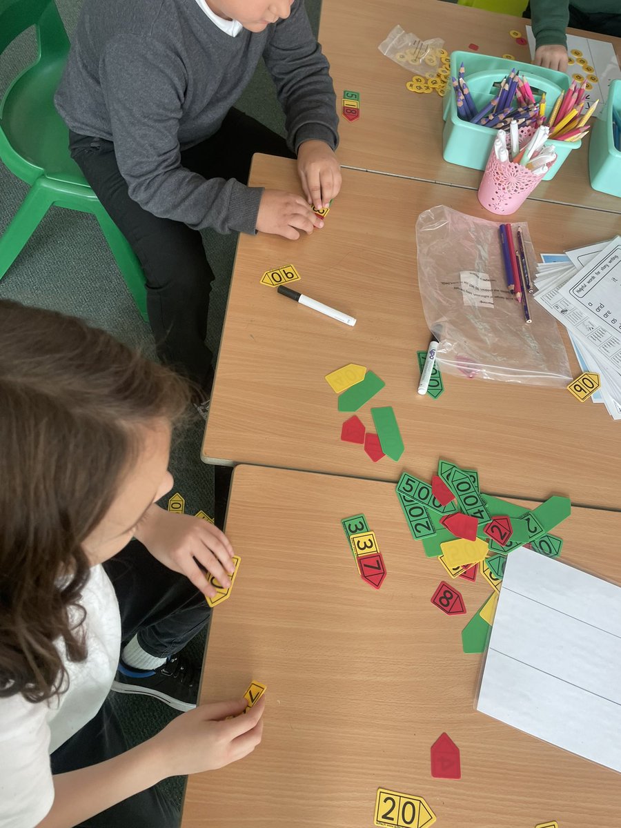 StColumbas2016's tweet photo. P2/3 are exploring place value this week - learning about it through song and using different methods of counting to organise and recognise their numbers beyond 100! #5starlearning #numeracy #activelearning https://t.co/426pTDGY8y