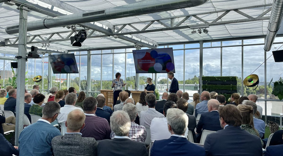 #gebiedsinnovatie omdat vraagstukken vragen om oplossingen die passen binnen een gebied <a href="/TSEnergie/">Topsector Energie</a> <a href="/MartineVerweij/">Martine Verweij</a> <a href="/PeterMolengraaf/">Peter Molengraaf</a> openen het symposium