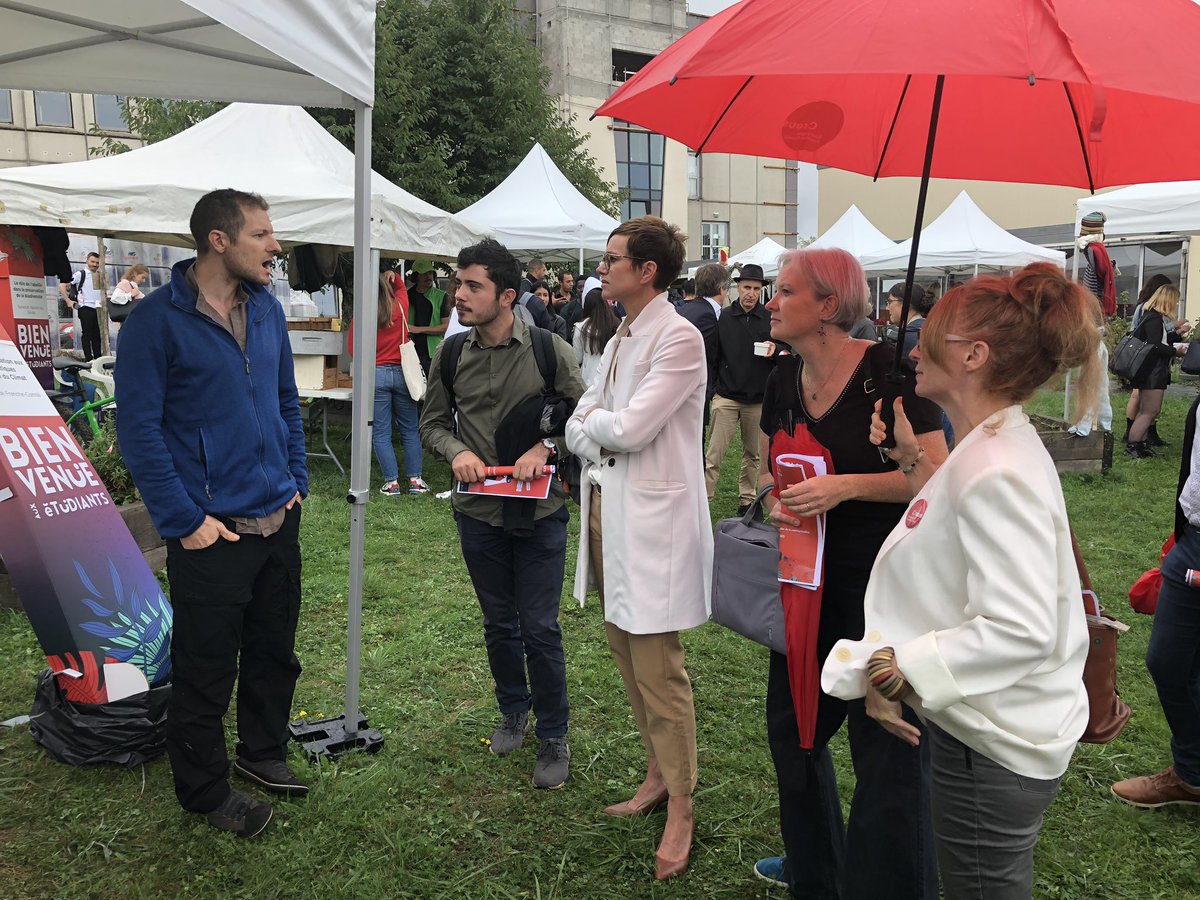<a href="/TatuAnne1/">compte inactif</a>, VP vie étudiante, Julien Montillaud, VP transitions environnementales/sociétales de <a href="/fc_univ/">université de Franche-Comté</a>, et nos partenaires <a href="/bfc_region/">Région Bourgogne-Franche-Comté</a>, <a href="/CrousBFC/">Crous Bourgogne-Franche-Comté</a>, GBM sont présents pour échanger autour des questions environnementales.

Les transitions, au cœur des priorités de <a href="/fc_univ/">université de Franche-Comté</a> 🌍