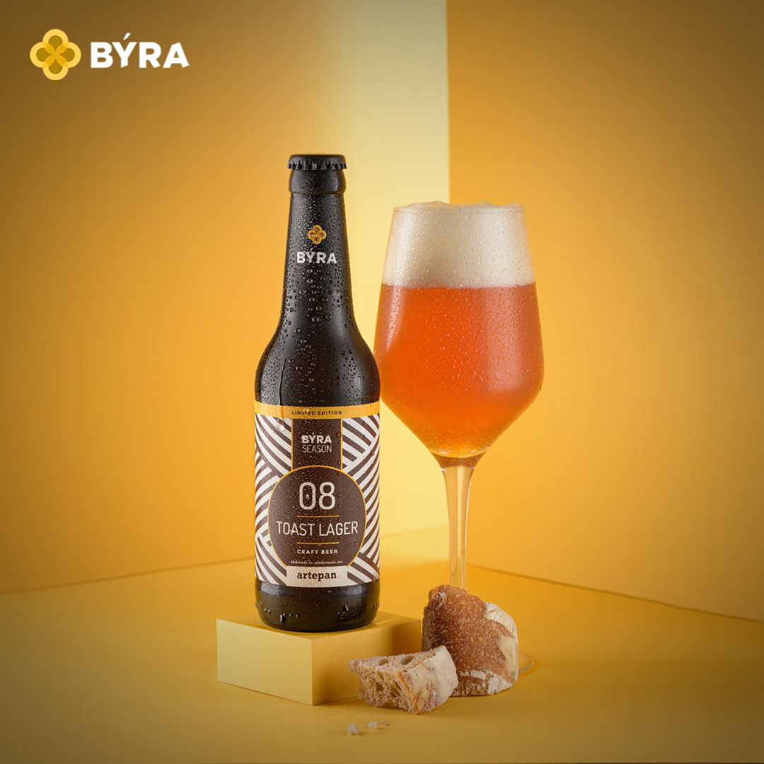 ¡Volvemos a unirnos a <a href="/Artepanvitoria/">Artepan</a> ! Elaborando la #Cervezatostada con #pan,  perfecta para maridar con, por ejemplo, tortilla de patata.
¡Una auténtica delicia panarras! 🥖🍺
.
#BÝRA  #LaCervezaDeVitoria #Artepan #Mamia #LaUniónHaceLaFuerza