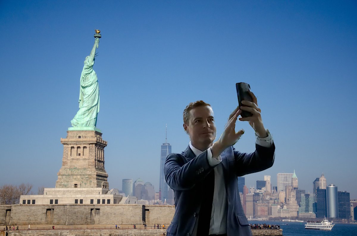RacingTV's tweet photo. He did some sight seeing in New York πΊπΈπ€³π½ #FunWithFran https://t.co/1skwSO5kr1