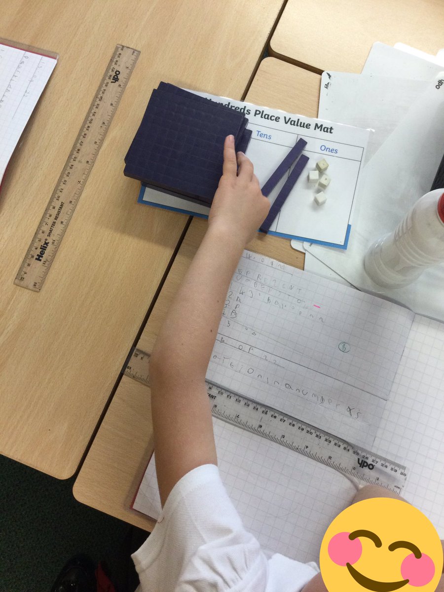 MD_Class3's tweet photo. Some of the children used dienes and place value charts to support them partitioning 3-digit numbers in our maths! 
@MillDamSchool #MDMaths https://t.co/UilPHkm3E6