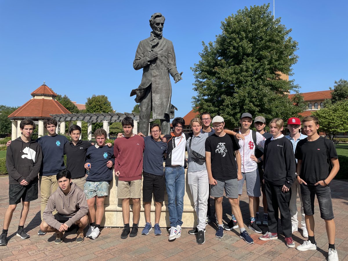 SLUHGlobalEd's tweet photo. What a great day our 16 Jesuit partner students (Chile 🇨🇱 Colombia 🇨🇴 and Poland 🇵🇱) had visiting the Lincoln Presidential Museum in Springfield, IL. Lots of learning, fun, and friendship! #SLUHglobal https://t.co/ZudnM9I0r9