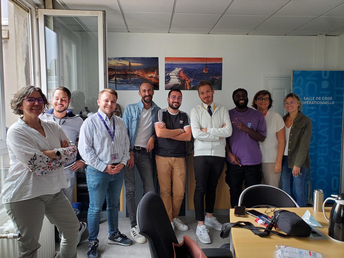 train_nomad's tweet photo. 🗨Instant rencontres et échanges !
Vous ne les verrez pas dans les gares ni à bord aujourd'hui mais avec nous 😬
Nous recevons une partie de nos chers agents qui sont tous les jours au service de nos clients sur les lignes @train_nomad https://t.co/IkLKIk6PM5