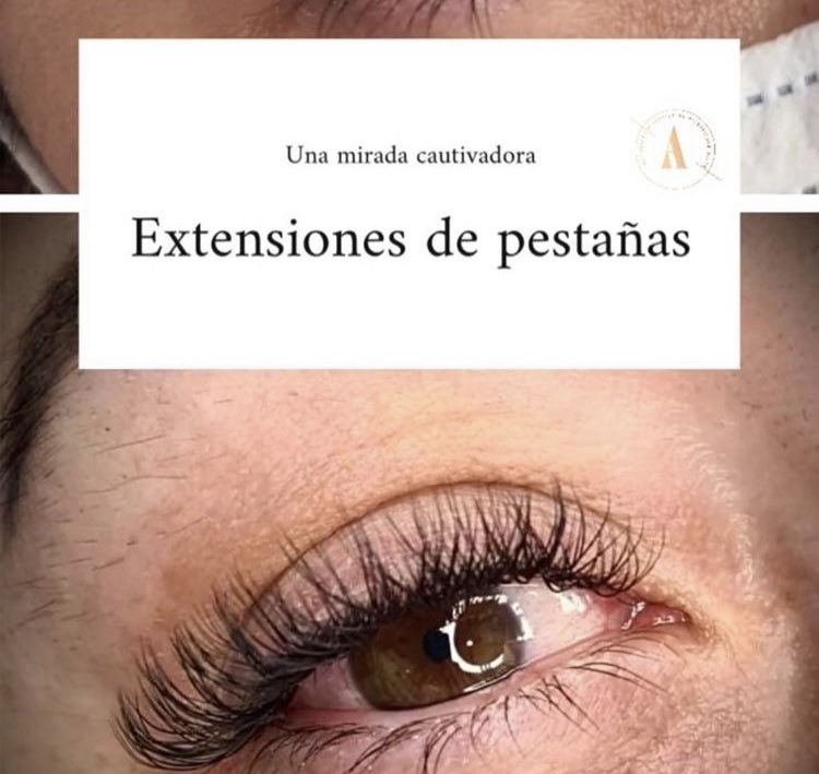 LydiaBermejoM's tweet photo. El sábado es un día muy especial para una de las personas más importantes de mi vida. Y eso requiere prepararse para estar a tu lado. Gracias chicas por saber en cada momento lo que me gusta . #estilistas #pestañasperfectas #manicura #microblanding https://t.co/xHfwgCW4Xd