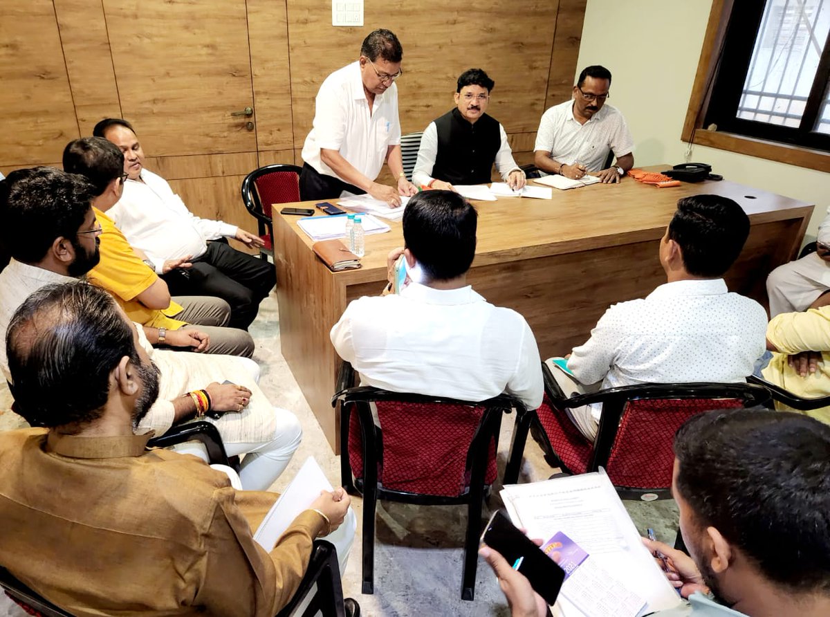 devusinh's tweet photo. मेरे दादरा व नगर हवेली के लोकसभा प्रवास के दौरान आज सेलवास में लोकसभा की कोर कमिटी के साथ स्थानीय मुद्दों व स्थानीय प्रशासन पर चर्चा हुई। https://t.co/ca4LqKpiR5