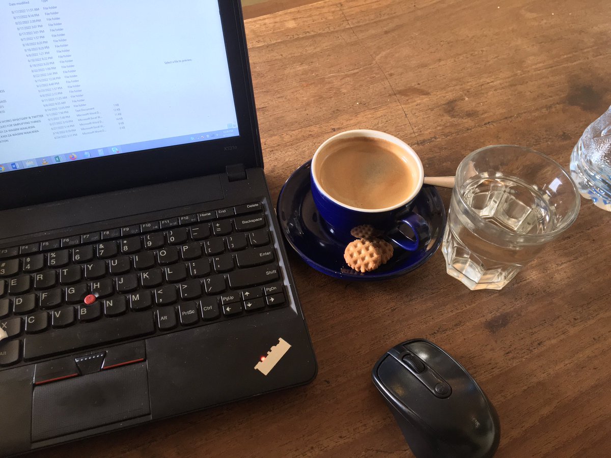 erickmlimba's tweet photo. #coffeetime
“Friday and Coffee”
Coffee and Work
☕️ 📍#unioncafe https://t.co/zfPKc2cA8Q