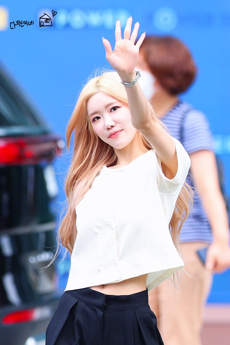 1997dawonhouse's tweet photo. 220707 🫶🏻
#WJSN #DAWON 👸🏼
#우주소녀 #다원 #우주소녀다원 https://t.co/wON1u8Qg2H