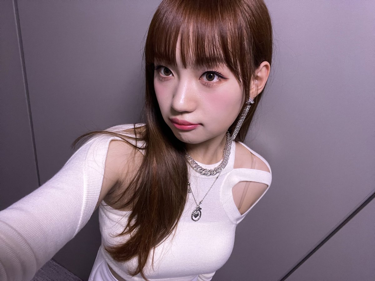 ropunwv's tweet photo. [150922] #Sohee :

켓치 모해요
보고 싶다
좋은 하루 보내는 중~?🤓

#로켓펀치 #RocketPunch #RocketPunch_FLASH #플래시 #켓치 #Ketchy #소희 https://t.co/tEZbO09JZk