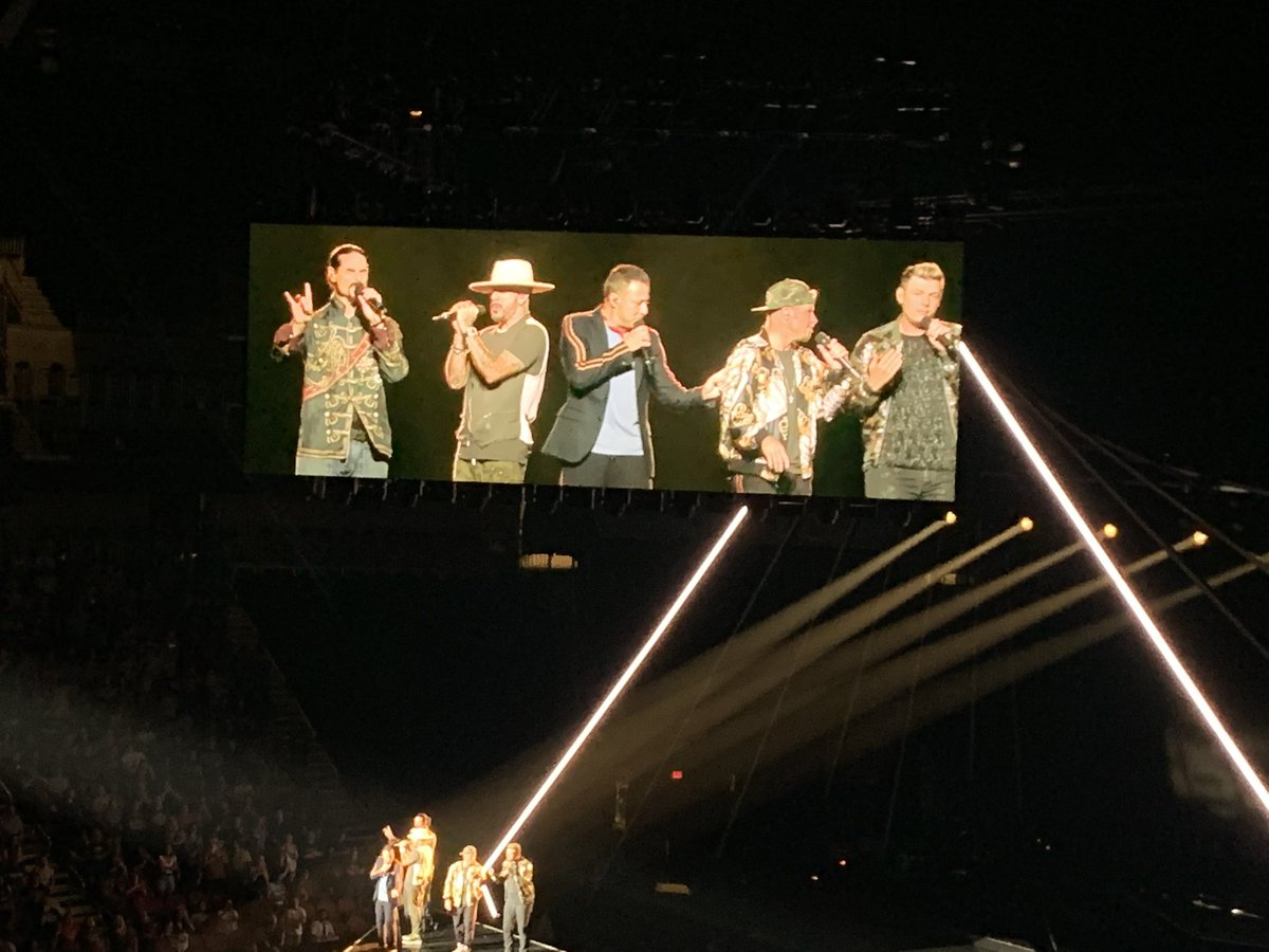 kltaustin's tweet photo. #bsbict #DNAWorldTour this was so much fun! https://t.co/ujVj4PhM4d
