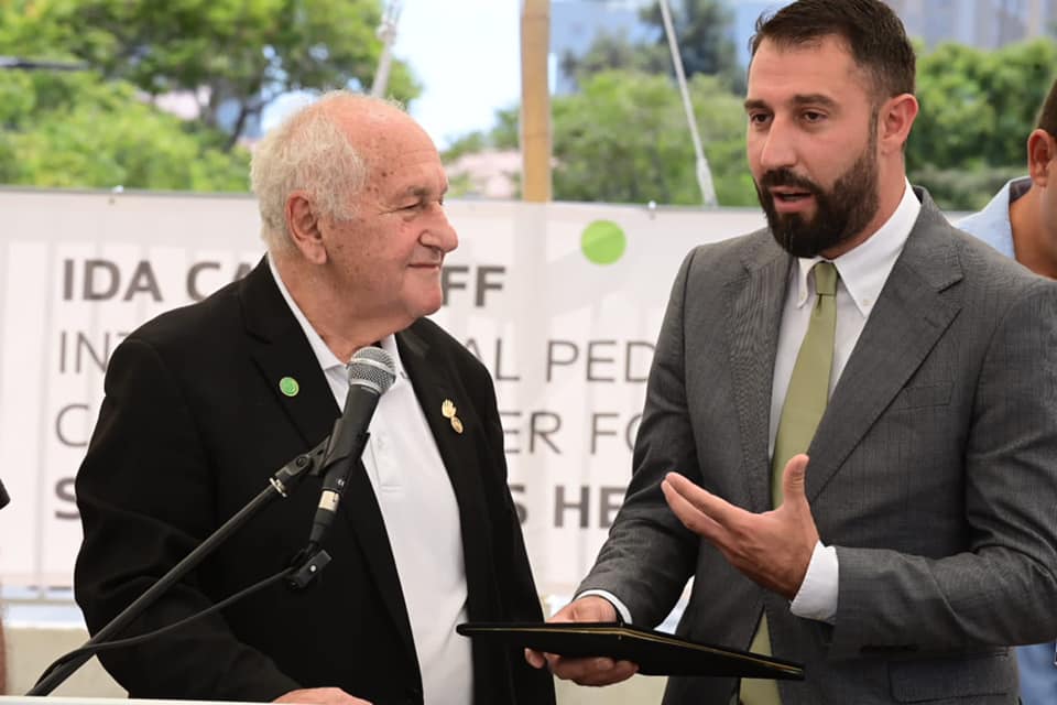 MPL_KS's tweet photo. Minister Krasniqi participated in inauguration of Ida Cabakoff-International Pediatric Center 4Cardiology, w is dedicated to organization Save a Child's Heart &amp;commitment of this humanitarian organization in recovery of children from cardiac diseases.
👇
https://t.co/VOum8ipYR7 https://t.co/ITTB9JyXQn