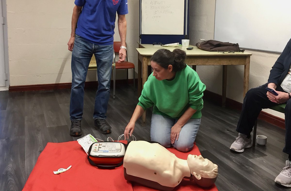 rotaryneonelife's tweet photo. The Red Lion in North Bitchburn, Crook, now hosts a community defibrillator. Our team delivered a session to residents about cardiac arrest, CPR, & use of the defib. Jane Main is the guardian & is pictured practicising her CPR technique. @WELMedical @RotaryNorthEast #keepthebeat https://t.co/XuZudDqg9P