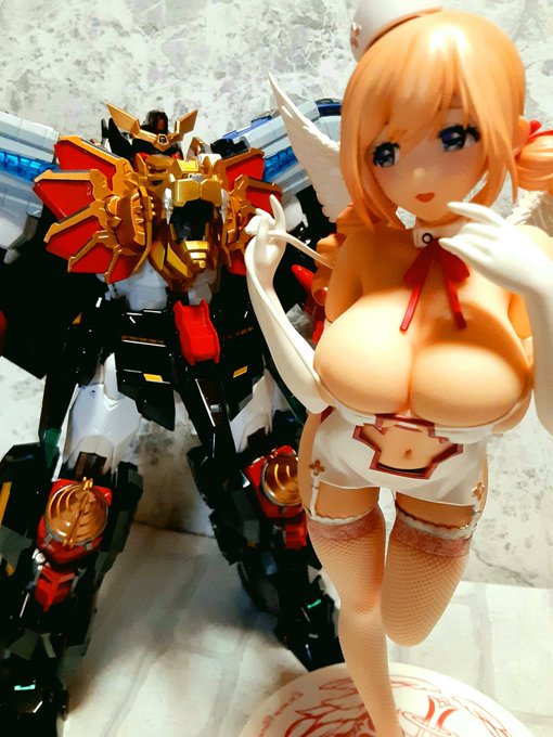 これが勝利の鍵だ!(おっぱい)
改めて見ると天使ちゃん乳以外もサイズ大きいねえ。
勇者王が全高30センチぐらいあるからな。 